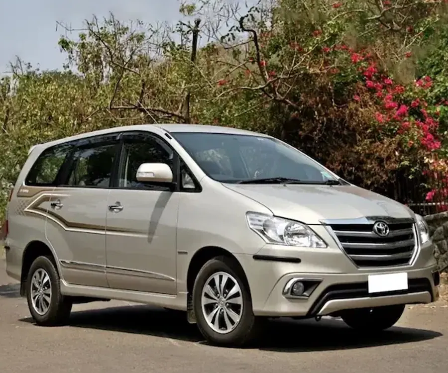 Toyota Innova photo 1